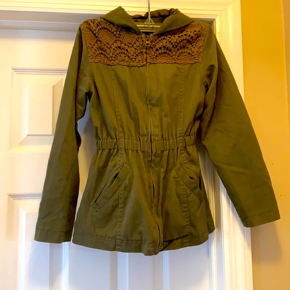 Gently used, ME JANE Cute & Casual Girl’s jacket 💚